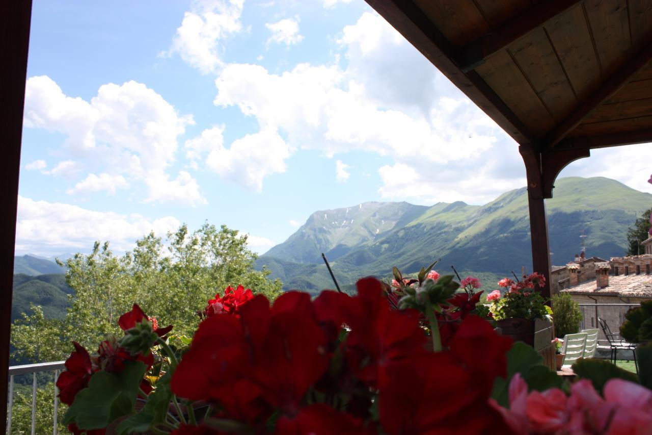 Monti Azzurri Hotell Montemonaco Eksteriør bilde